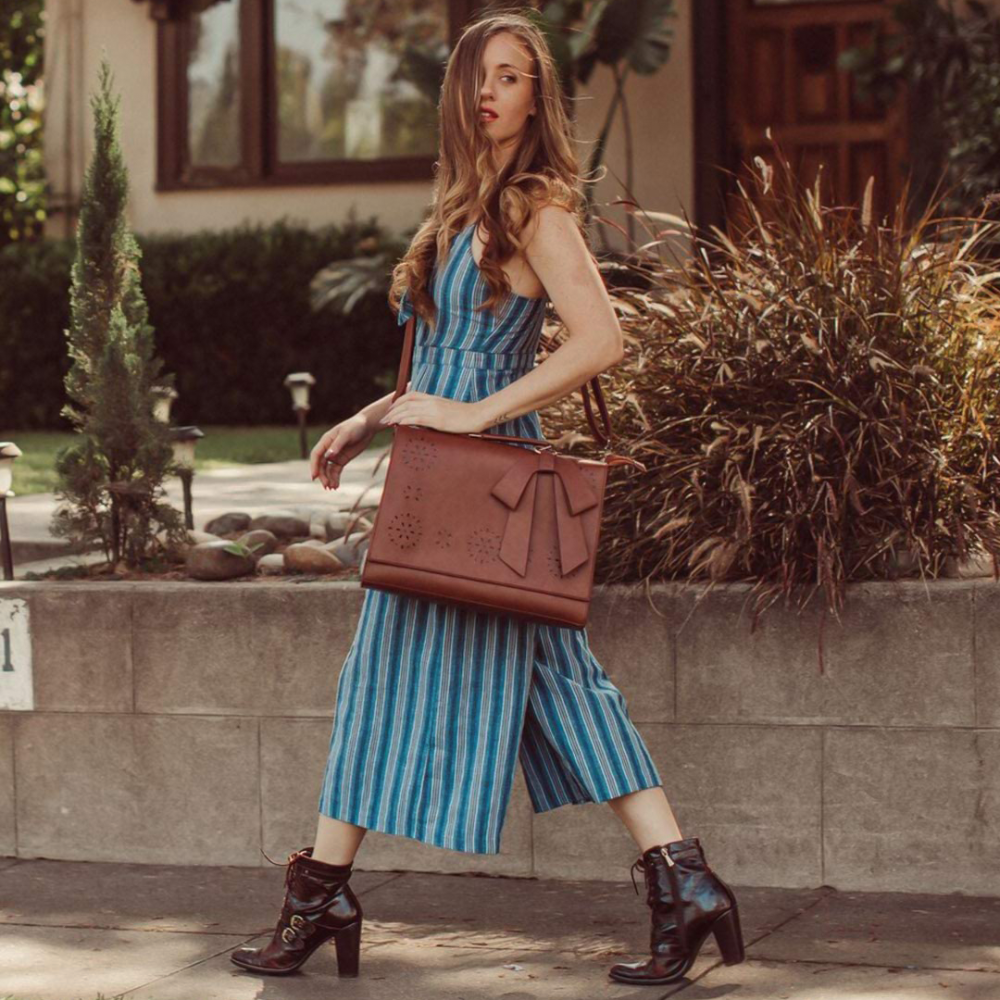 Bernadette – Mochila de hombro con detalle de lazo